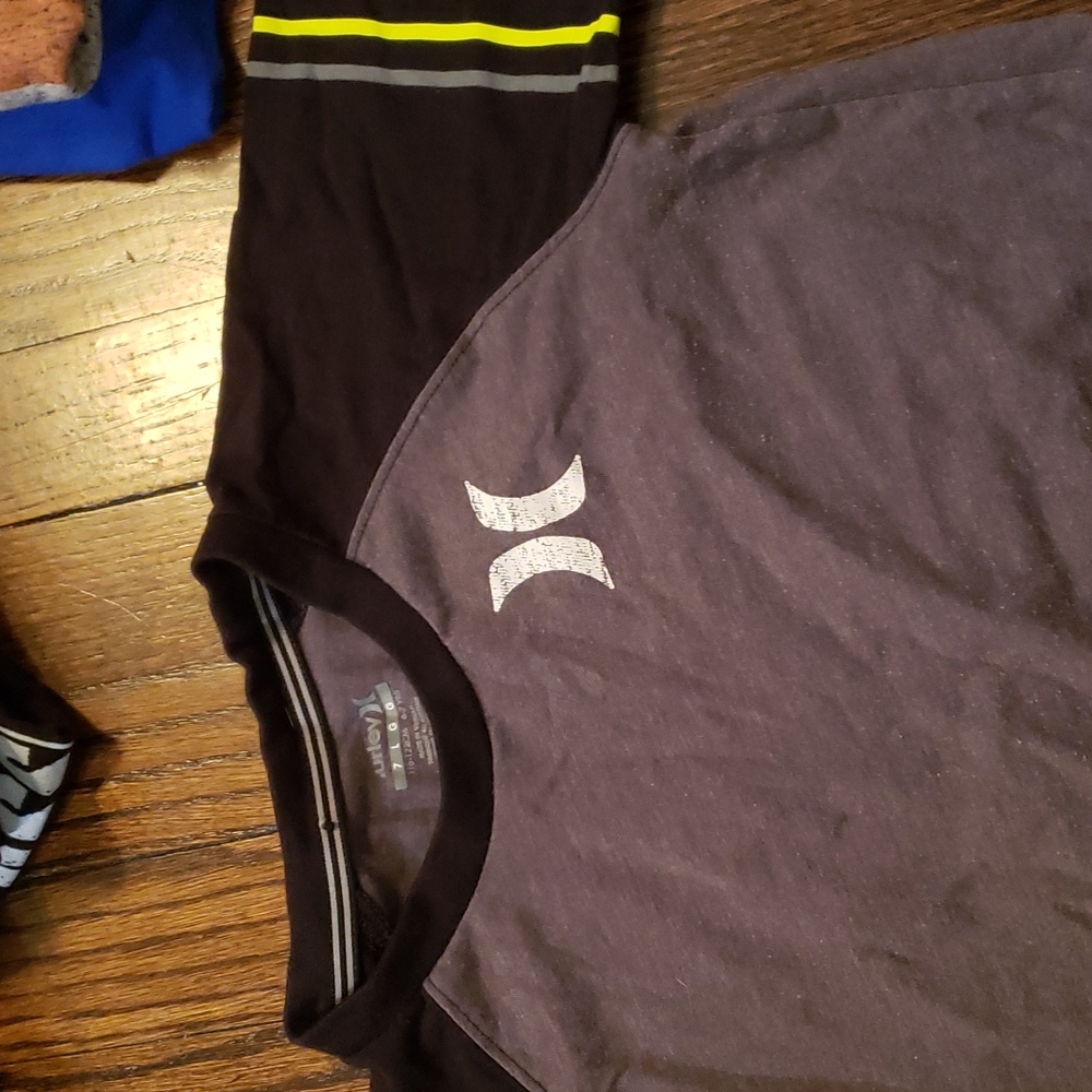 Hurley size 7